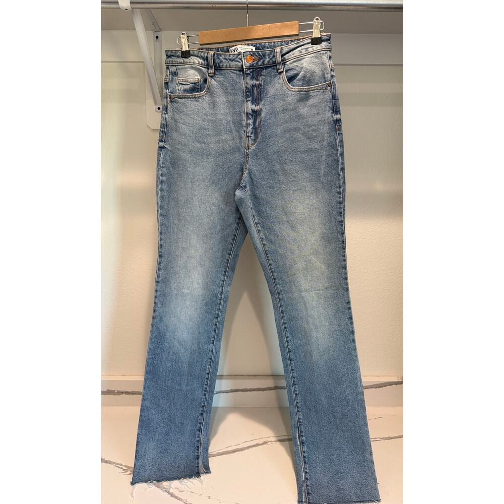 Zara Women's Split Hem‎ Straight Leg Jeans Light Wash Size 8 High Rise Premium
